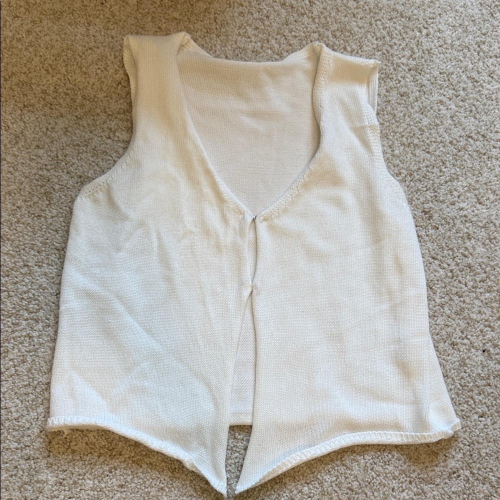White knit vest